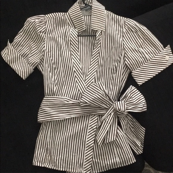 Diane Von Furstenberg Tops - Diane Von Furstenberg Wrap Blouse Too Size 6